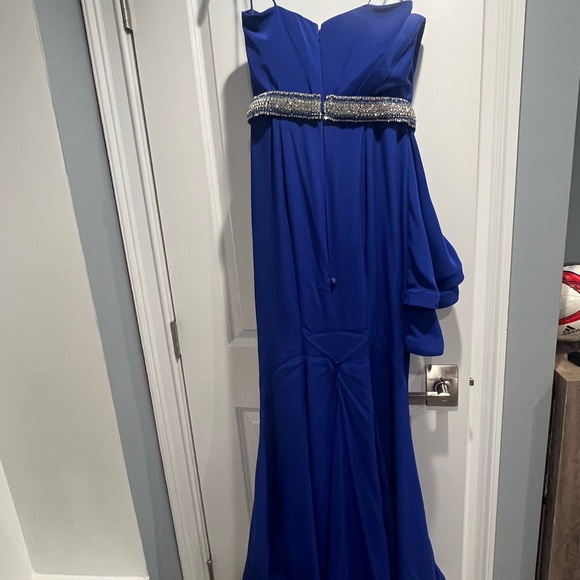 Jovani strapless evening dress size 6! - Picture 8 of 9